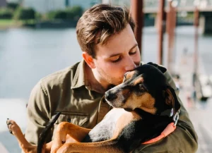 The Benefits of Online Counseling Services for Grieving Pet Owners